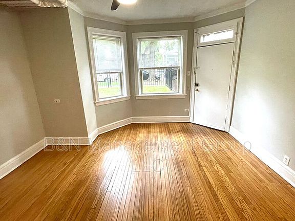 2nd image of 4893 N Hermitage Ave