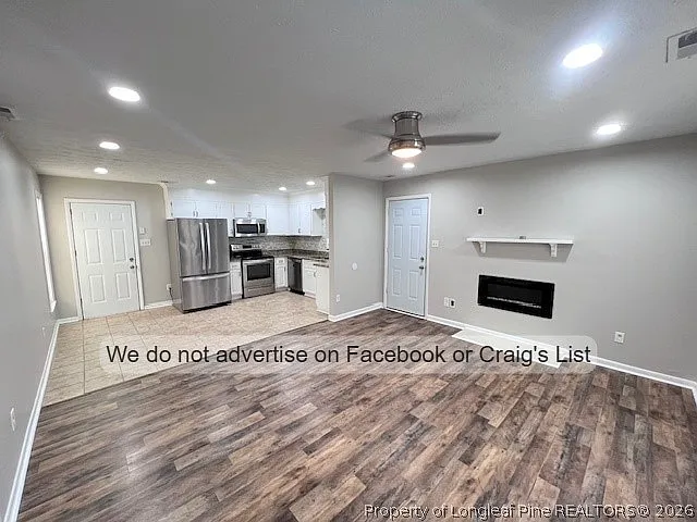 3 bed, 2.0 bath, 1056 sqft, $1,510 — Photo 2
