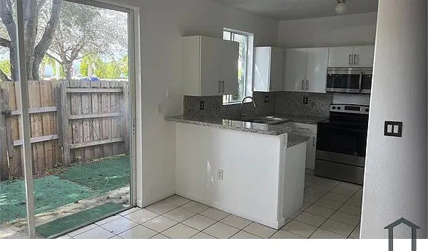 4 bed, 1423 sqft, $3,295 — Photo 2