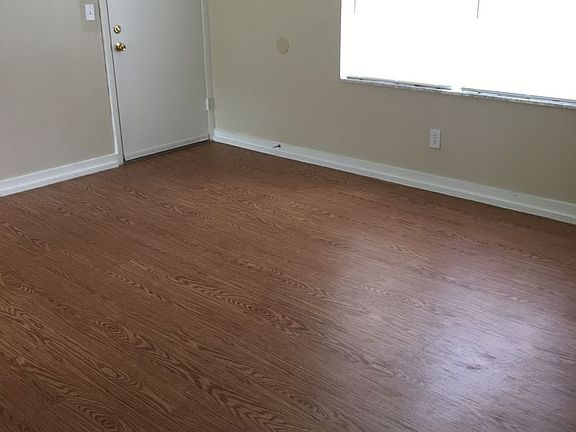 3rd image of 2420 N John Young Pkwy APT 4