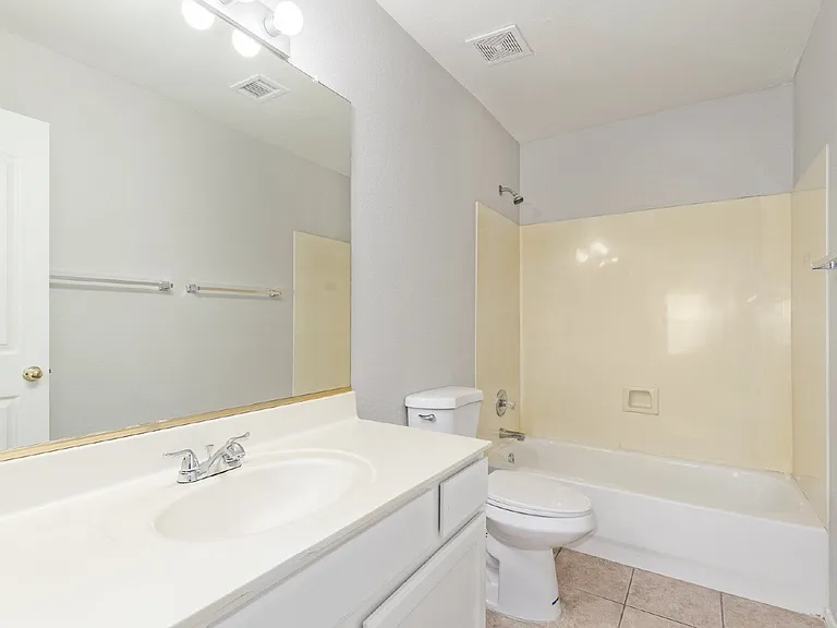 12454 W Holly St — Photo 20
