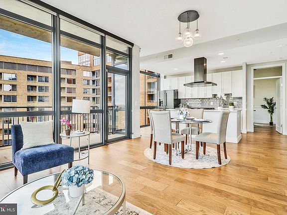 4th image of 2000 Clarendon Blvd Unit 805
