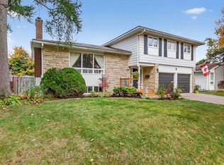 7 Saint Remy Dr, Ottawa, ON K2J 1A5