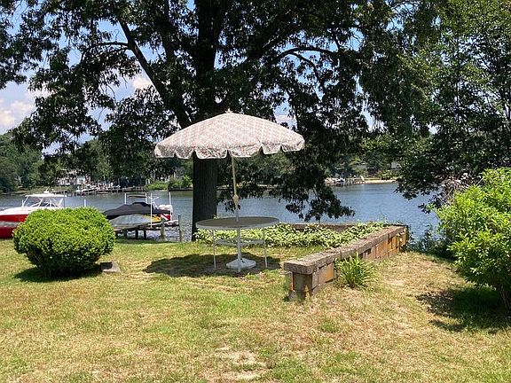 5th image of 1930 Cedar Rd