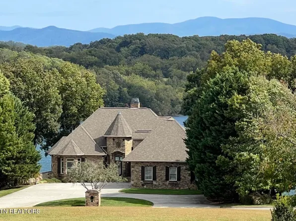 275 Rock Point Dr, Vonore, TN 37885