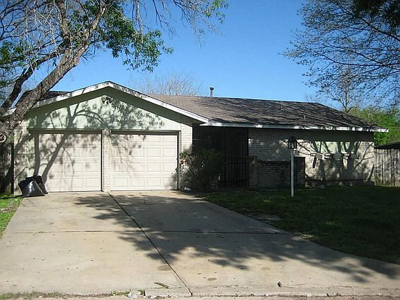3rd image of 2618 Woodwild Dr