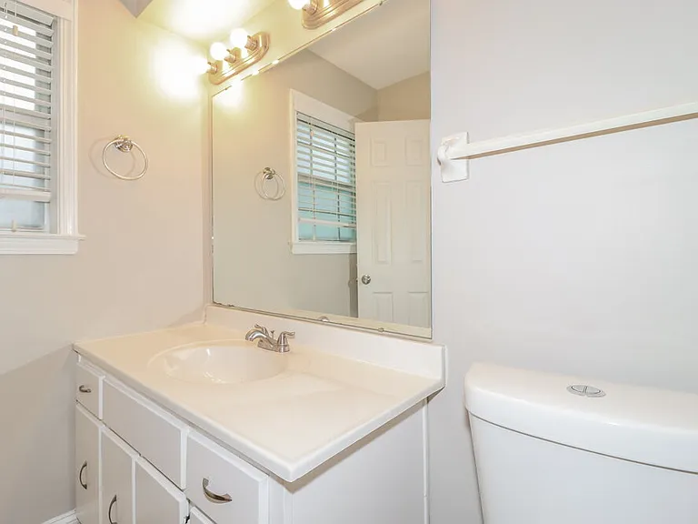 6049 Lawnhill Dr — Photo 14