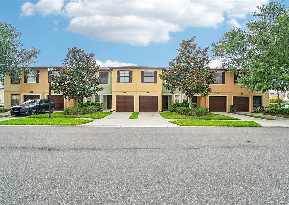 1st image of 2516 Oleander Lakes Dr