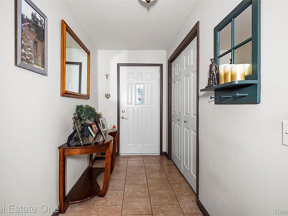 5th image of 24100 Alpine St