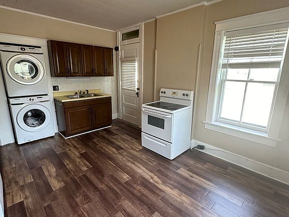 3rd image of 2077-2079 Broadway St #2079-1/2