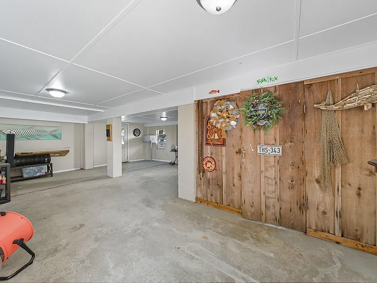 439 Pompano St — Photo 10