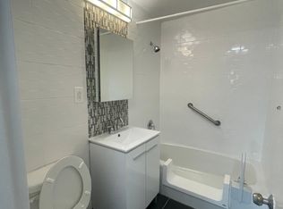 188-04 64th Ave #1I, Fresh Meadows, NY 11365