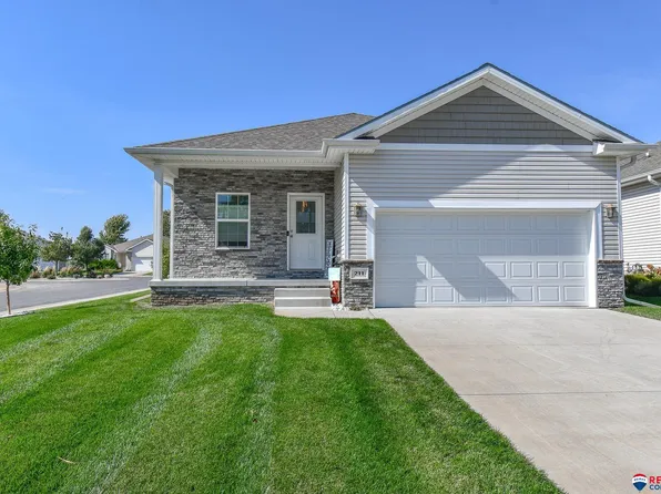 211 Pebble Bch, Lincoln, NE 68520