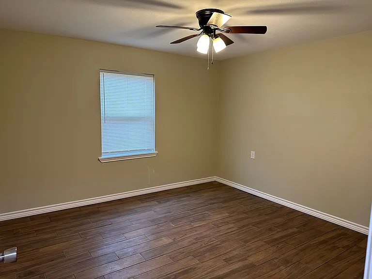 631 Live Oak Dr #A — Photo 5