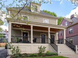 9 Bartlett Cres #1, Brookline, MA 02446