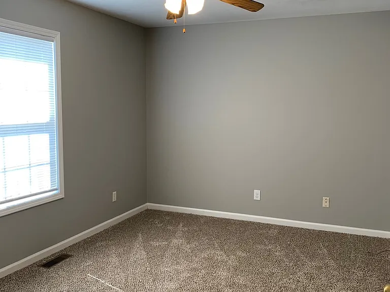 102 Eaglewood Ct — Photo 11