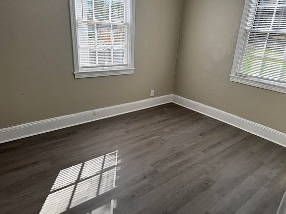 4th image of 317 Dudley St