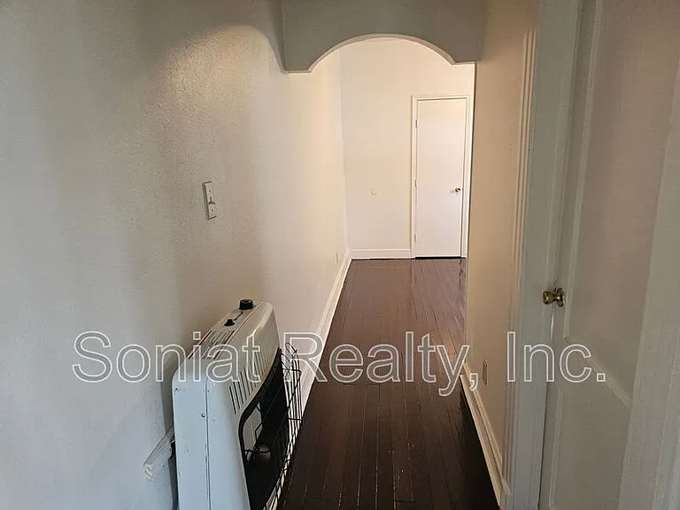 215 N Pierce St — Photo 4