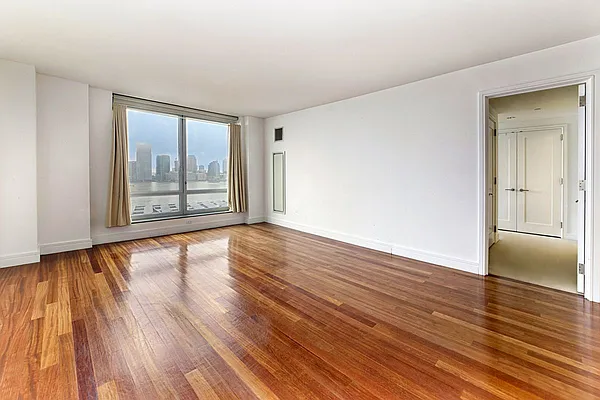 Rented by Town Residential | media 9