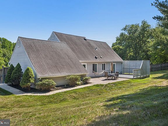 4th image of 3906 Norwalk Pl