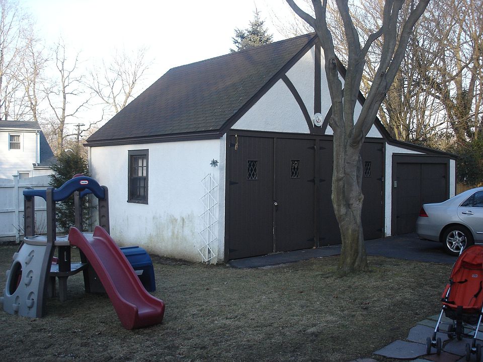 3 Car garage