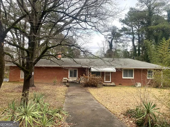 5865 Ridge Dr SE, Mableton, GA 30126