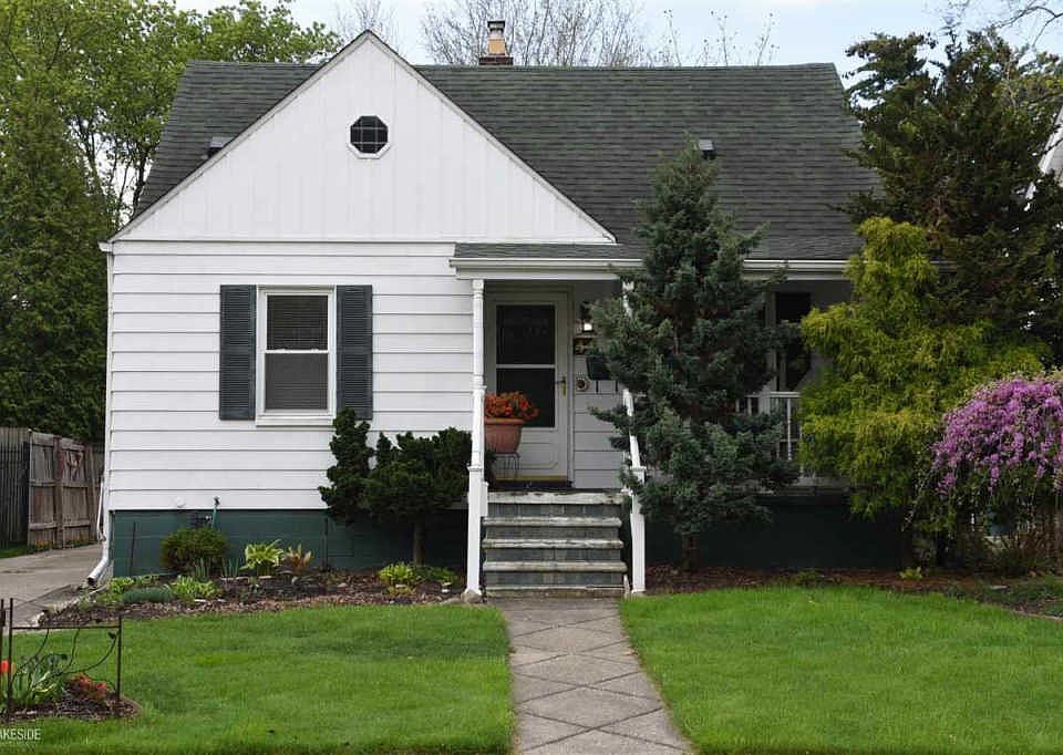1st image of 44 E Jarvis Ave