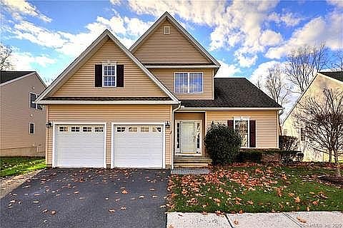 2nd image of 27 Hampshire Dr