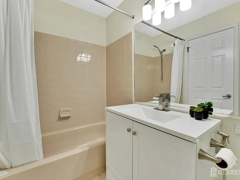 88 W Countryside Dr — Photo 20