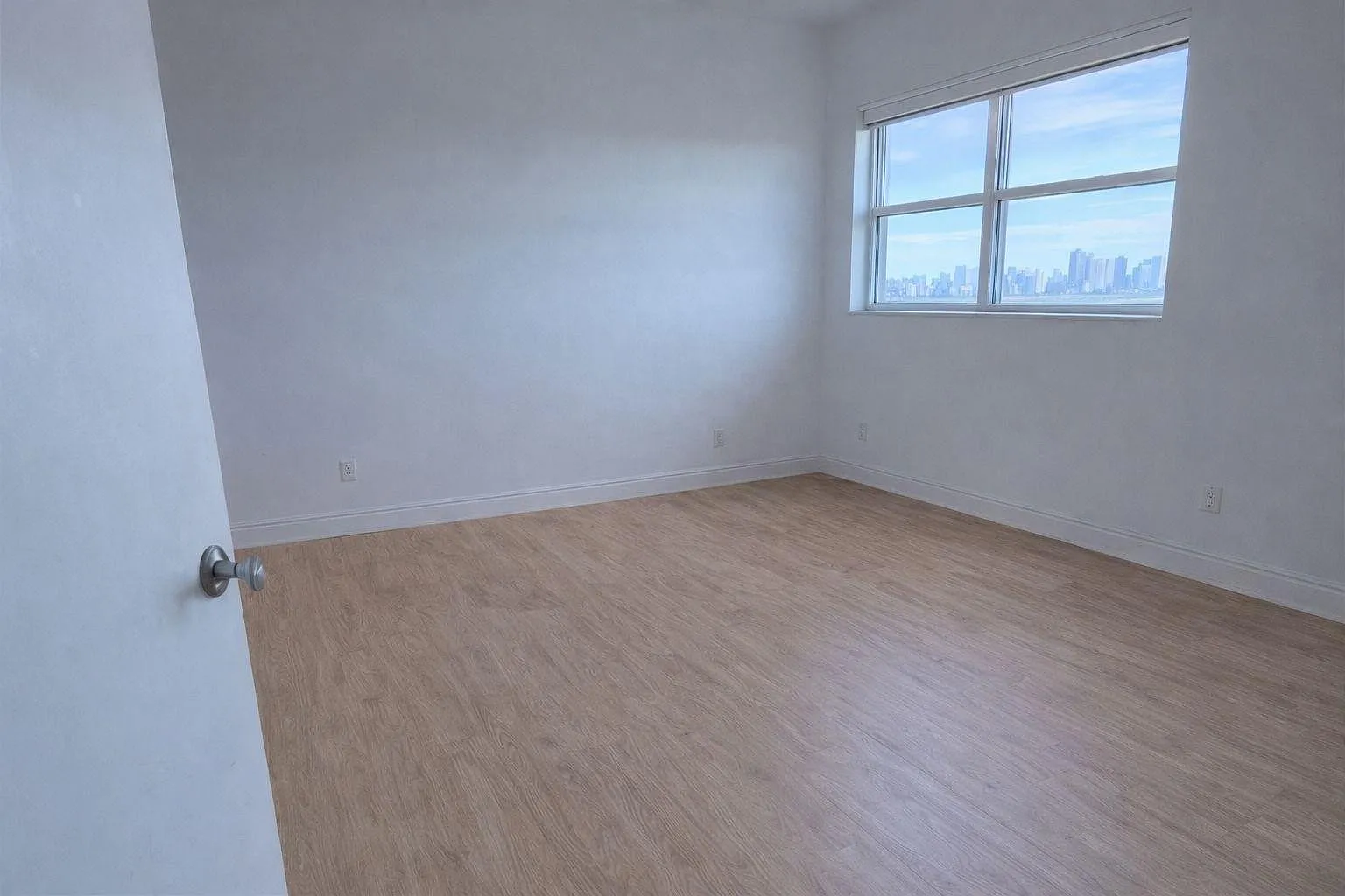 3 bed, 3.5 bath, 1967 sqft, $3,999 — Photo 4