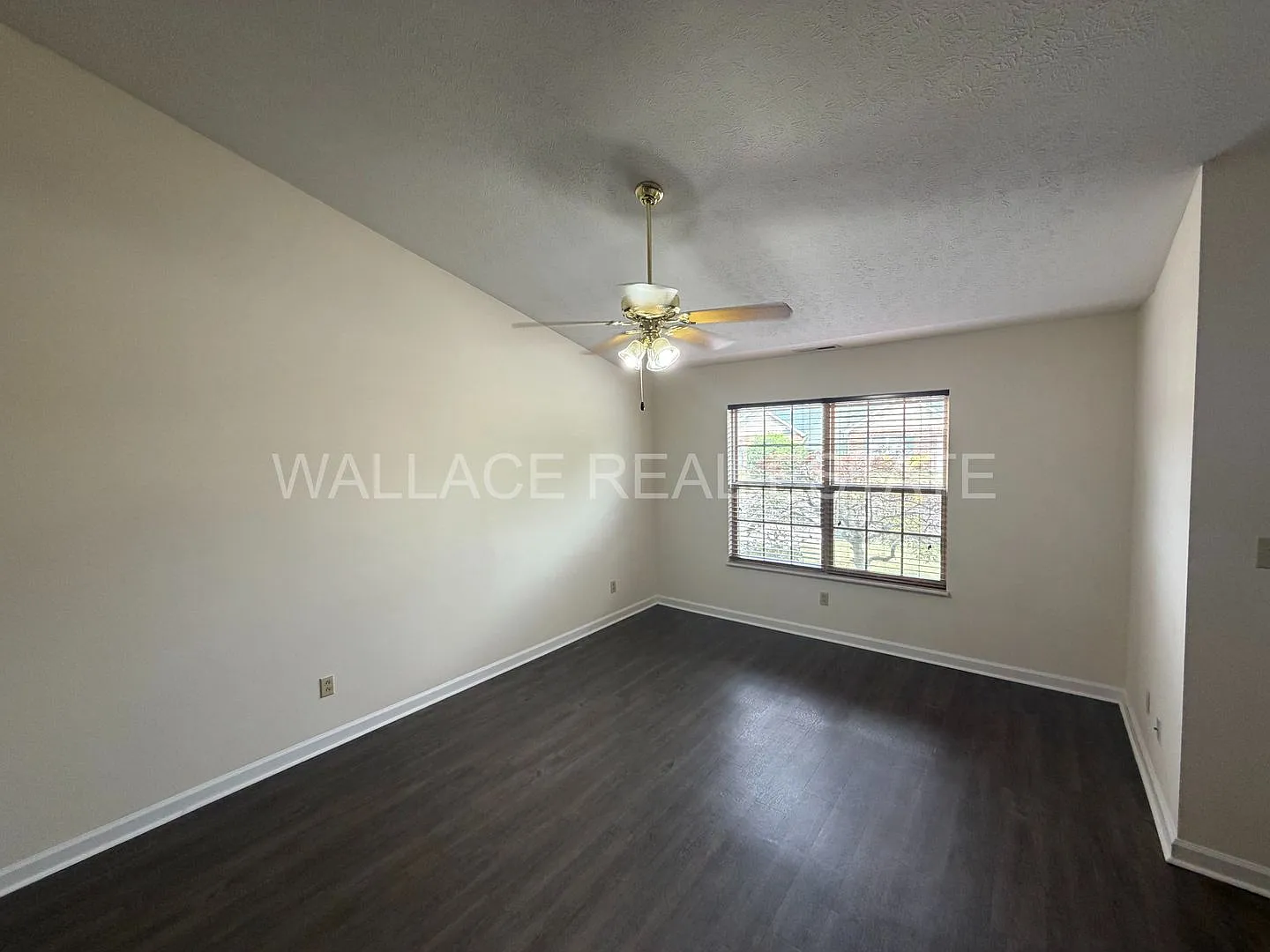 New Rental Rate...Beautiful 2 Bedroom Condo In Northwest Knoxville In Avery Woods!! — Photo 2