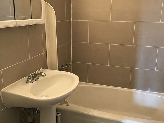 5th image of 14430 Roosevelt Ave APT 414
