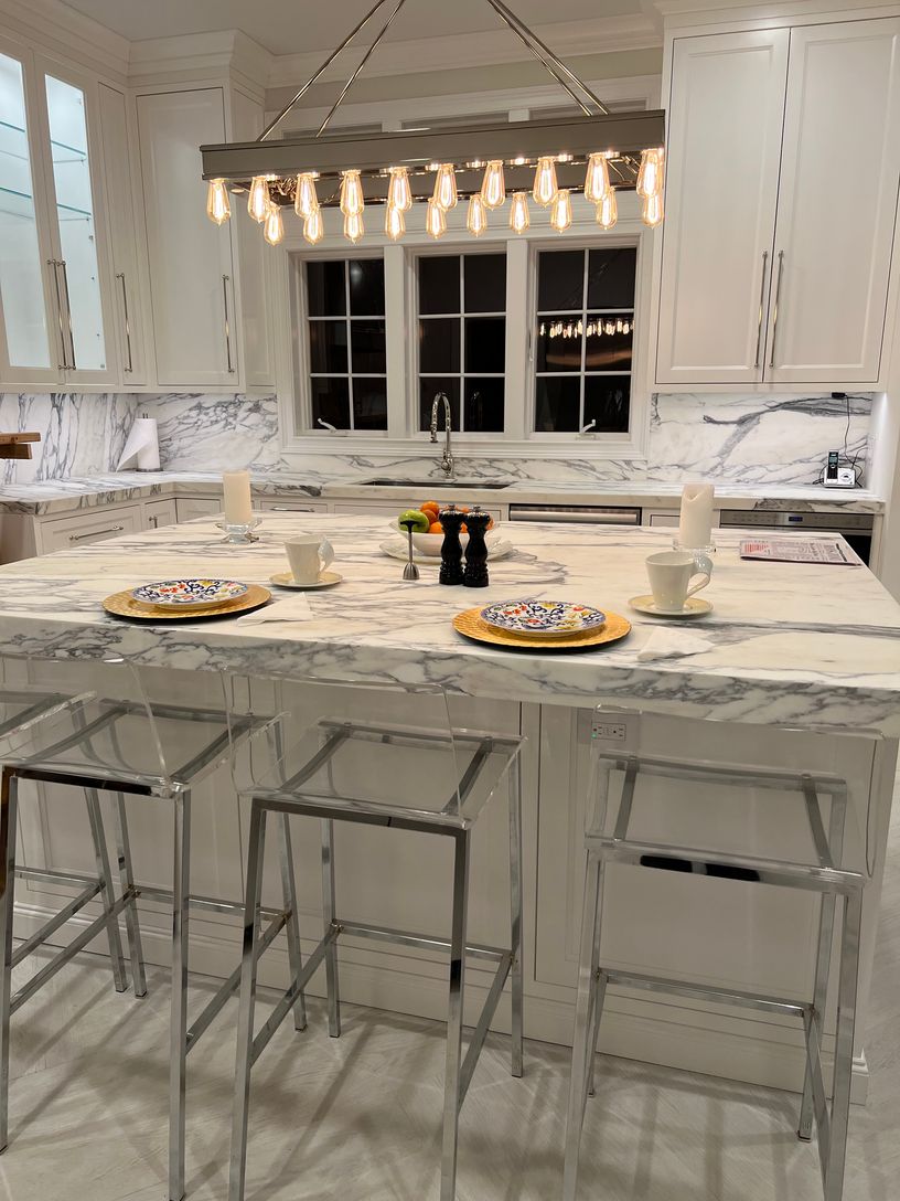  Oversized kitchen island.
