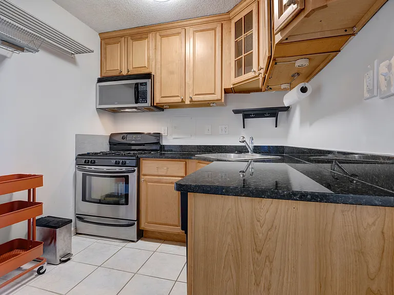 240 M St SW #E605 — Photo 5