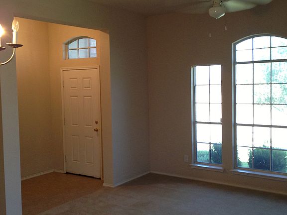 4th image of 4261 Summersweet Ln
