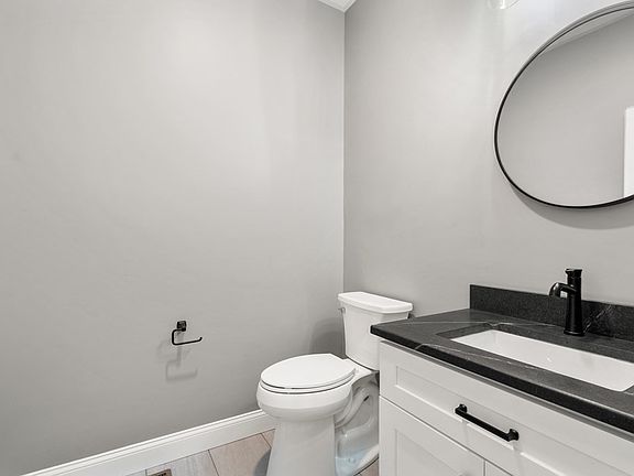 5th image of 560 Wachusett St