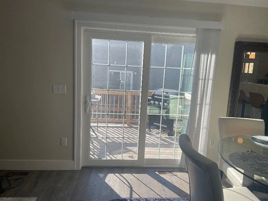 3 bed, 1.5 bath, 1698 sqft, $3,500 — Photo 4