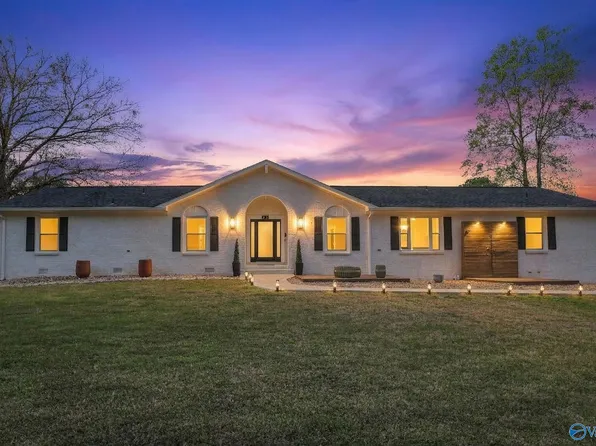 2401 Old Creek Trl SE, Decatur, AL 35603