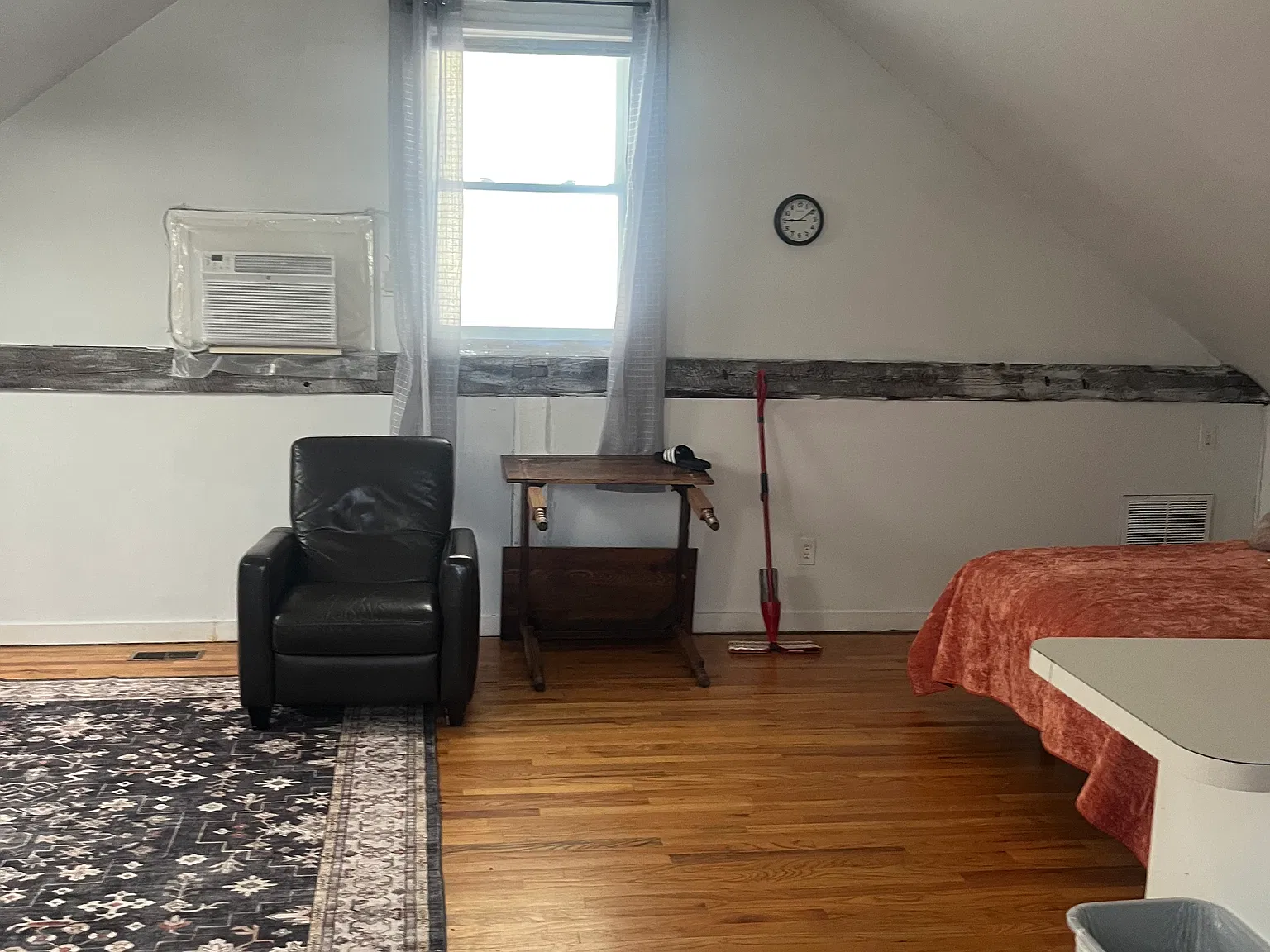 Studio, $1,300 — Photo 2