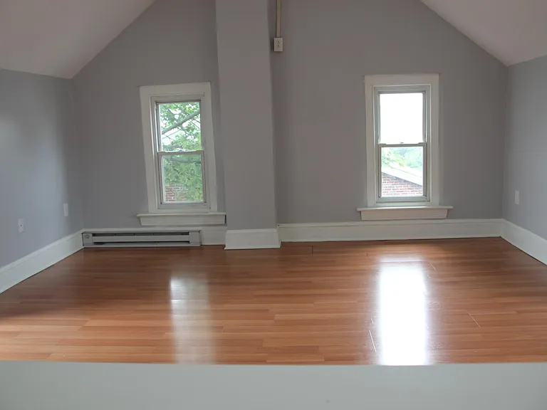 46 Franklin Ave — Photo 22