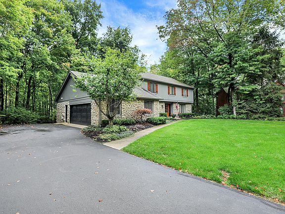 3rd image of 615 Eagle Creek Ct