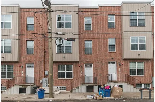 697 W Berks St Photo 1 697 W Berks St Photo 1