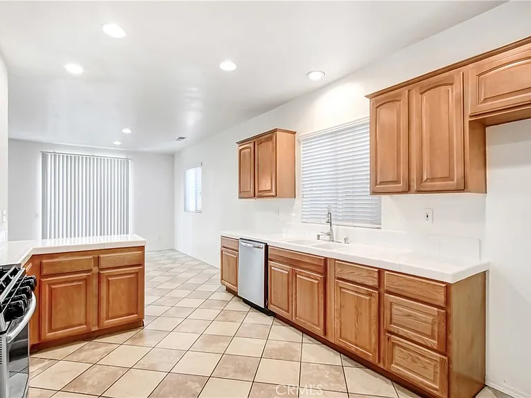 33046 Canopy Ln — Photo 11