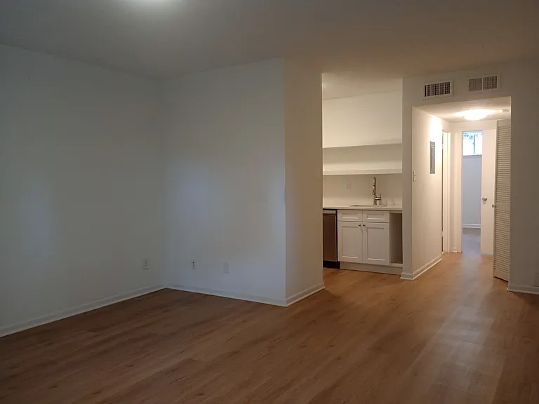 146 Jackson St #10 — Photo 4