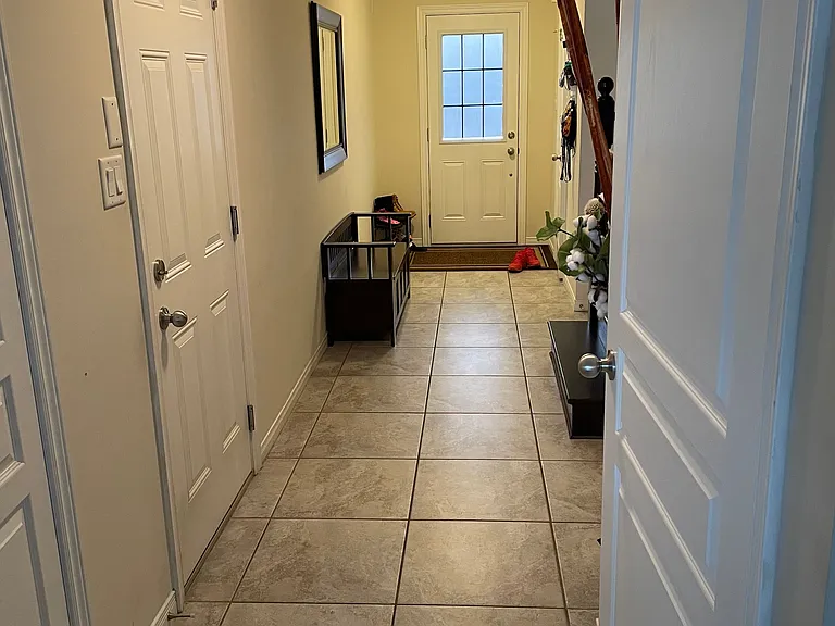 5 Trafalgar Dr — Photo 2