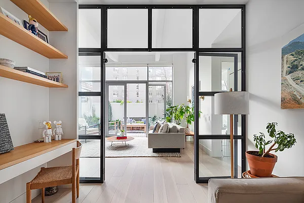 Rented by Compass | media 40