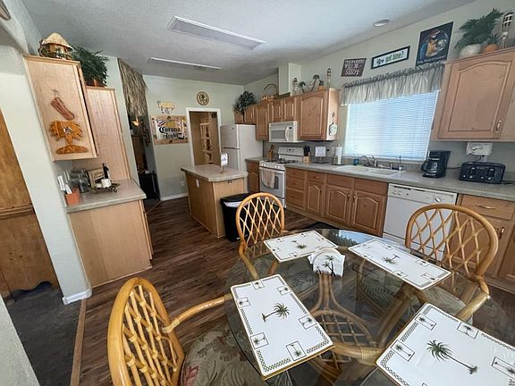 5th image of 1105 Marina Dr
