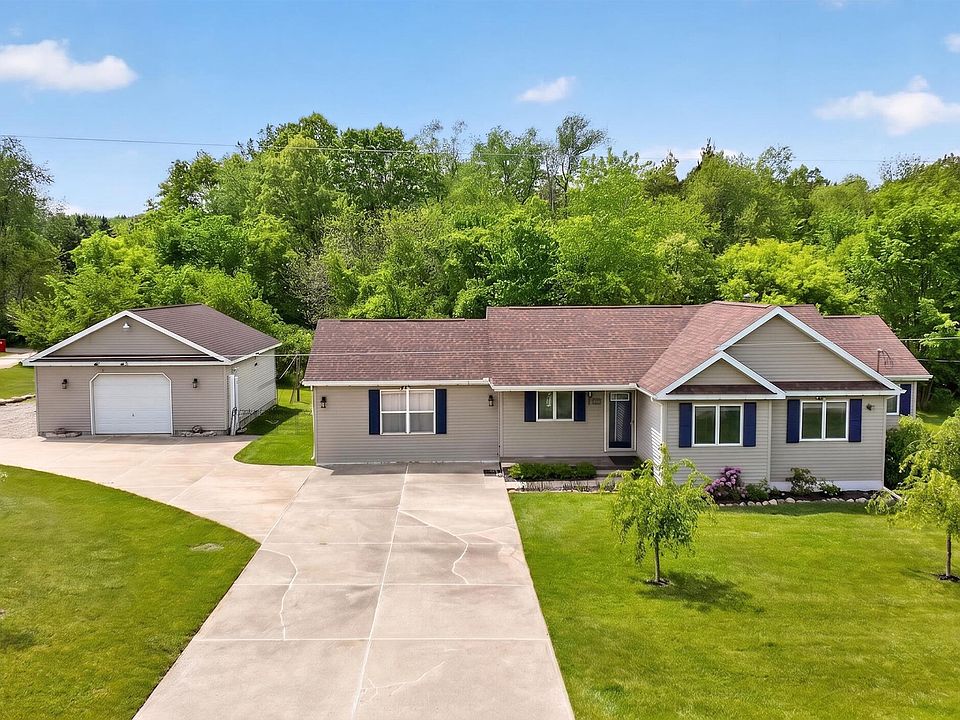 1st image of 10740 Montview Dr