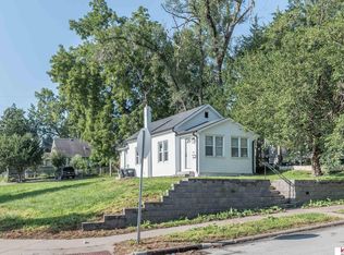 3701 R St, Omaha, NE 68107