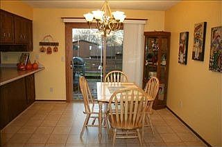3rd image of 805 Silvervine Dr